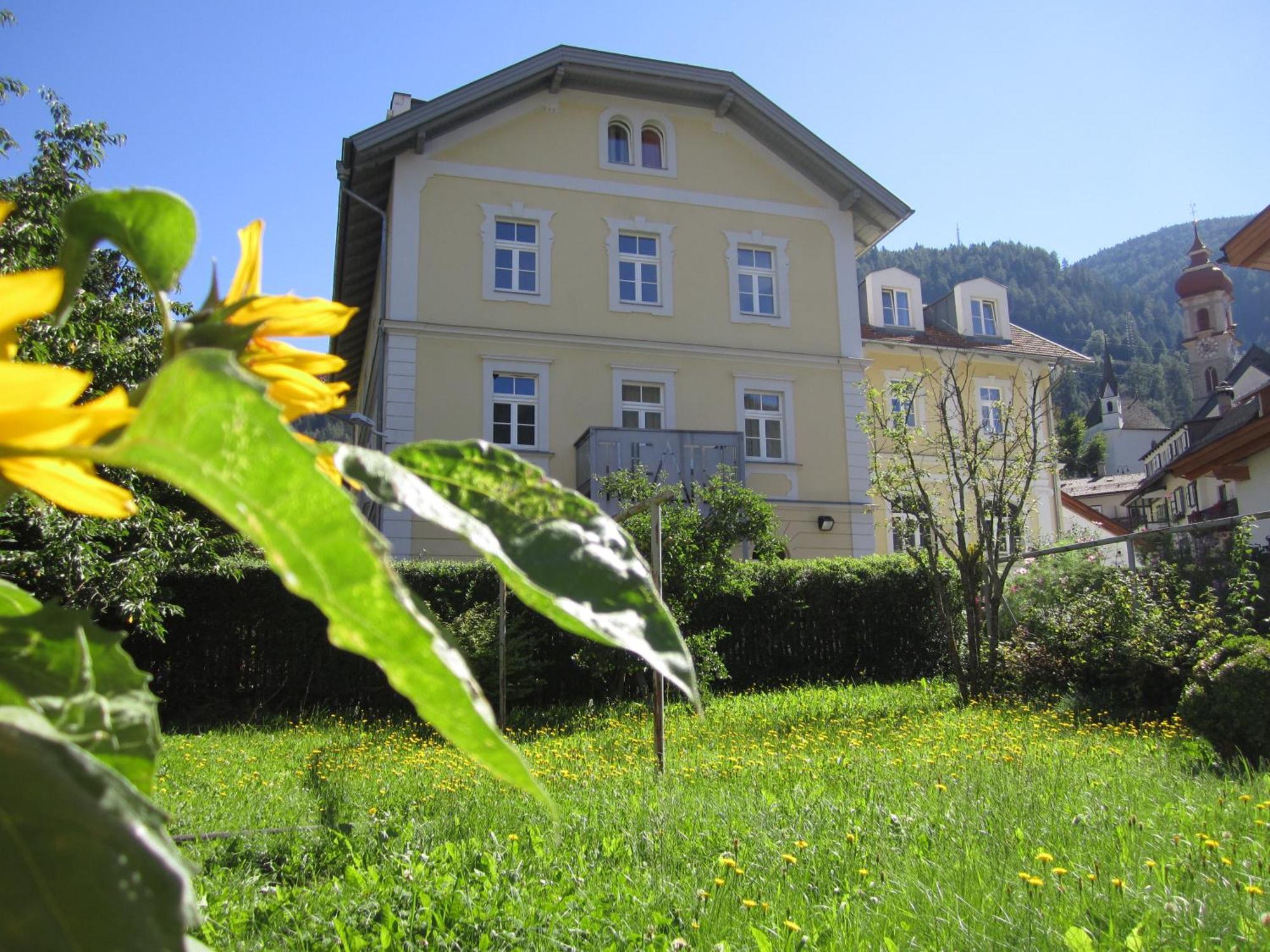 Residence Zum Theater Colle Isarco Exterior photo